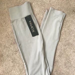 Light grey Yelete leggings one size